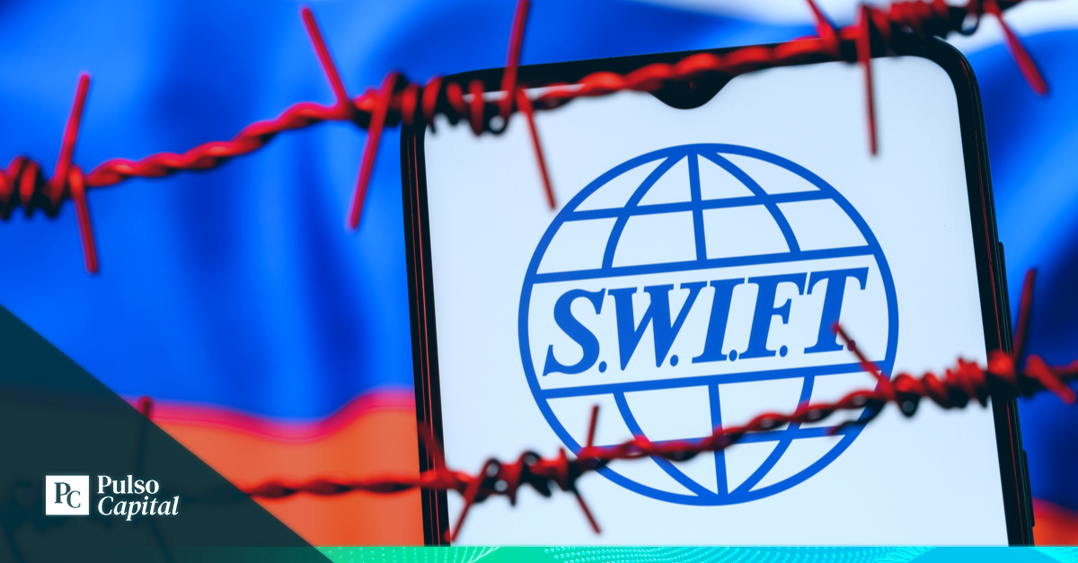 Qué es el sistema SWIFT y por qué es tan relevante para sancionar a Rusia? | PulsoCapital.com