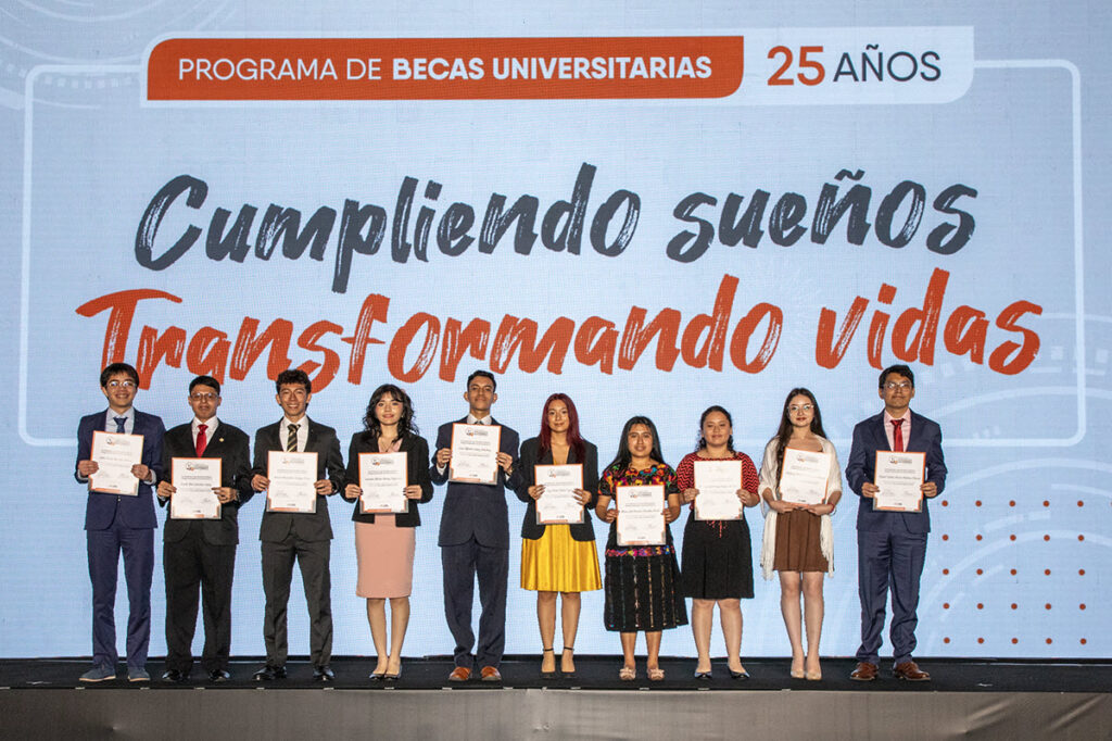 Becados Fundacion Juan Bautista Gutierrez