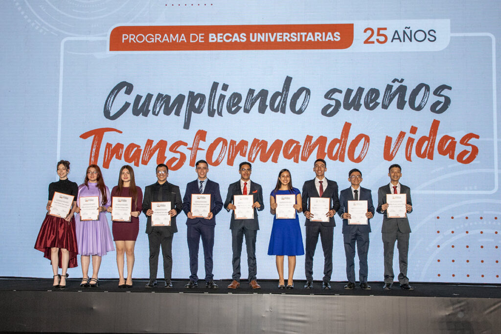 Becados Programa Becas Universitarias