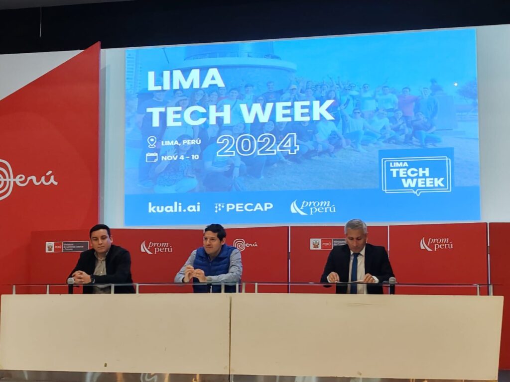Evento Lima Tech Week 2024, con paneles y conferencias sobre tecnología e innovación en un ambiente profesional.