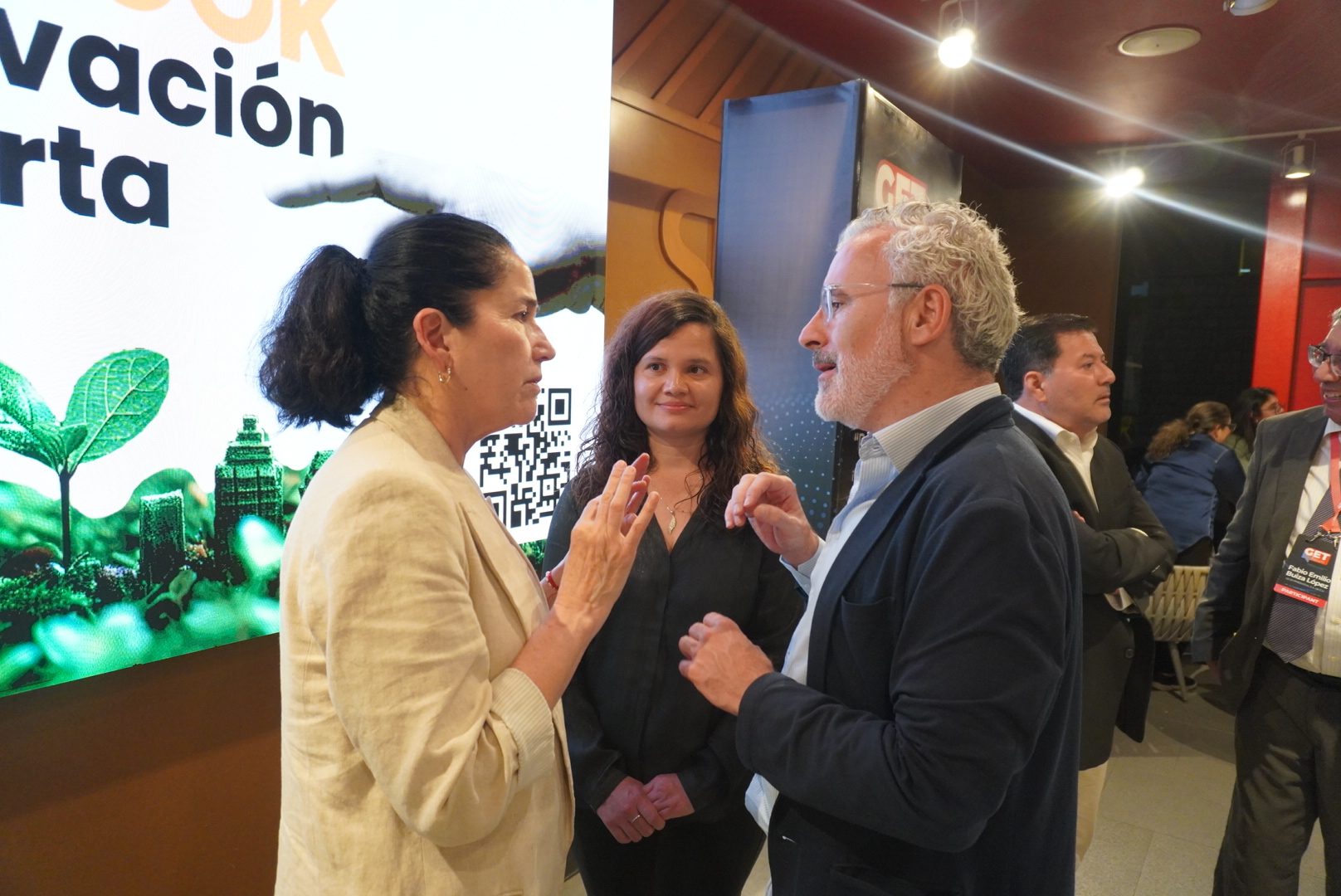Agustín Moro conversa con representantes del ecosistema de innovación sobre alianzas entre BID Lab, Wayra y CIVLAC.